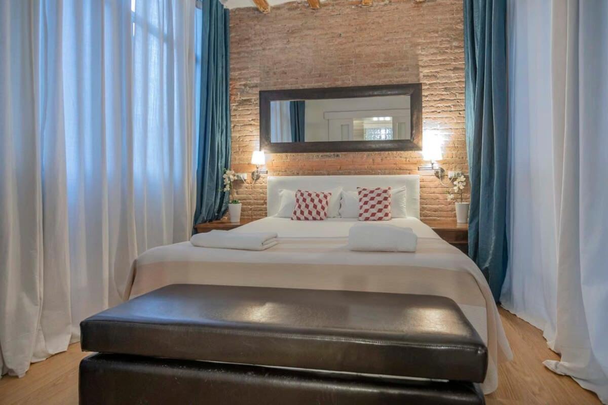 Exclusive 2 Bedroom Apartment In The City Center Barcelona Exterior photo