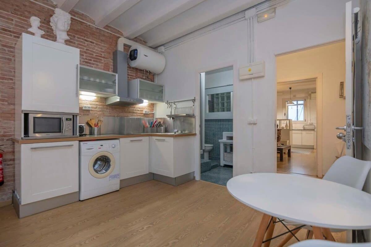 Exclusive 2 Bedroom Apartment In The City Center Barcelona Exterior photo
